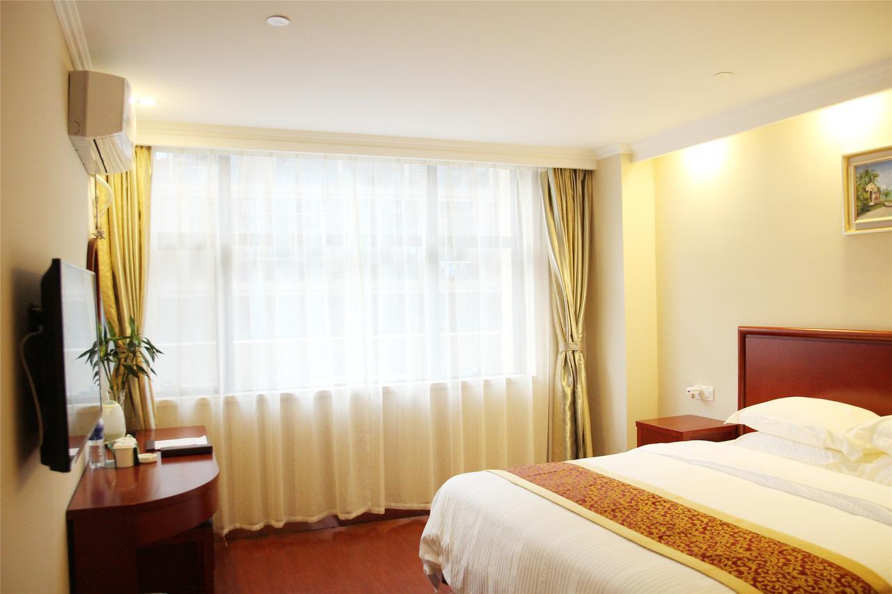 Greentree Alliance Shanghai Chongming Bayi Road Walking Street Hotel Exterior photo